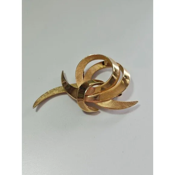 *Sale* Trifari with crown vintage brooch - Picture 10 of 10